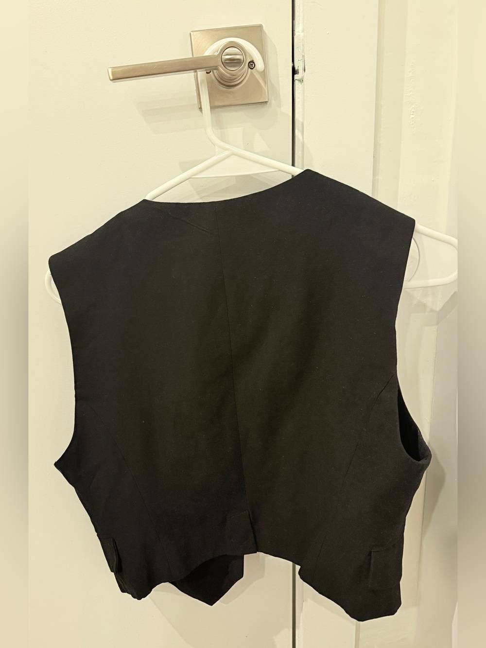 Black vest - Picture 2 of 2